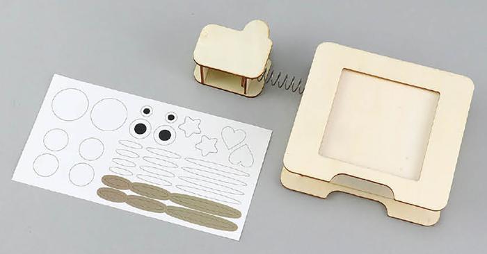 木製赤べこ小物入れ2