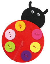 ボタンとファスナーあそび　てんとうむし