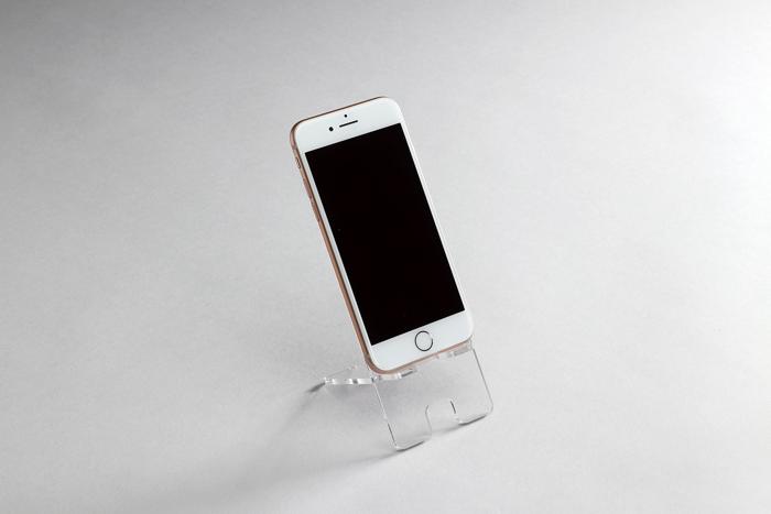 スマホスタンドアクリル1