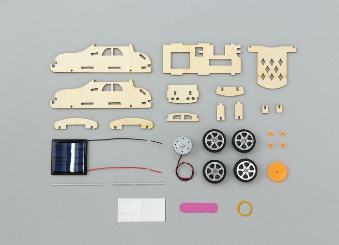 木製ソーラーカー組立キット2