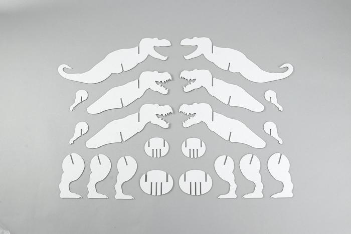 ダンボールサウルスクラフトキット　ティラノサウルス3