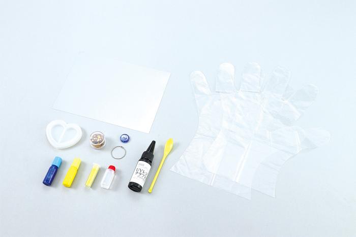 UVレジンクラフトキット　ハートシェイカーキーホルダー2