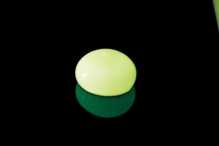 光る！つかめる！不思議な水4