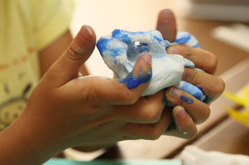 紙粘土で作る簡単工作アイデア｜家庭・学校・イベントで楽しもう