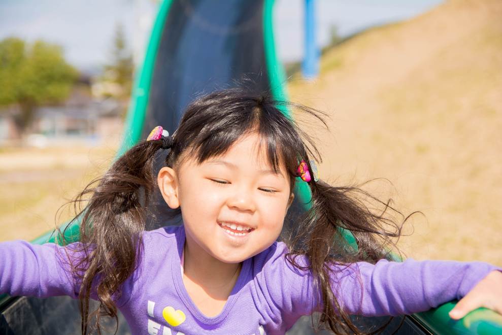 【5歳児向け】うちわ製作アイデア｜イベントで使える夏の簡単工作